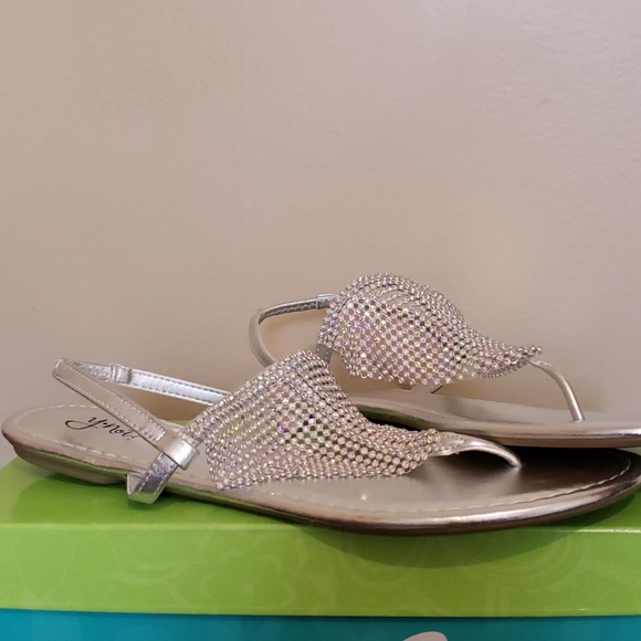 Y•not? Silver Sandles - Picture 1 of 3